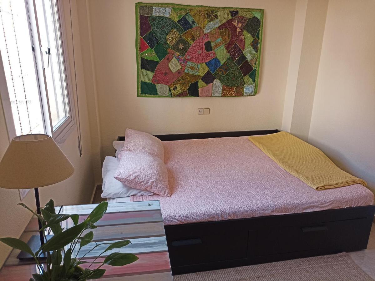 Confortable Habitacion Centrica En Piso Privado Apartment Малага Екстериор снимка
