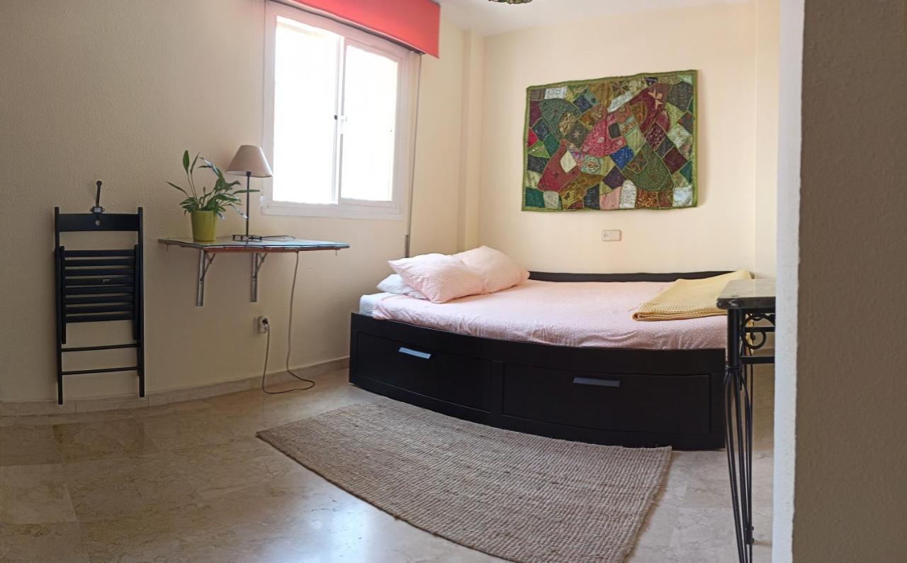 Confortable Habitacion Centrica En Piso Privado Apartment Малага Екстериор снимка